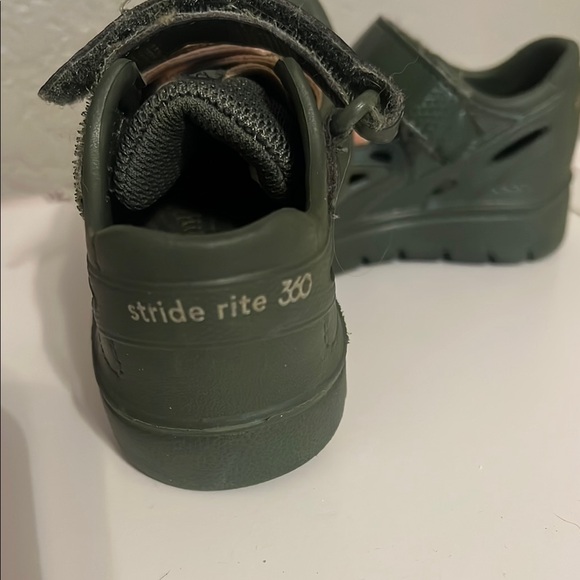 Stride Rite Green Clogs - Picture 2 of 4